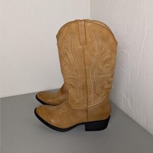Cocouts by Matisse Cowboy Boots Womens Size 6 Western Embroidered Lined Mid-Calf